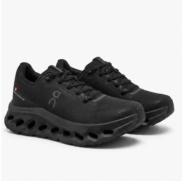 Tenis On Cloudtilt - All Black.