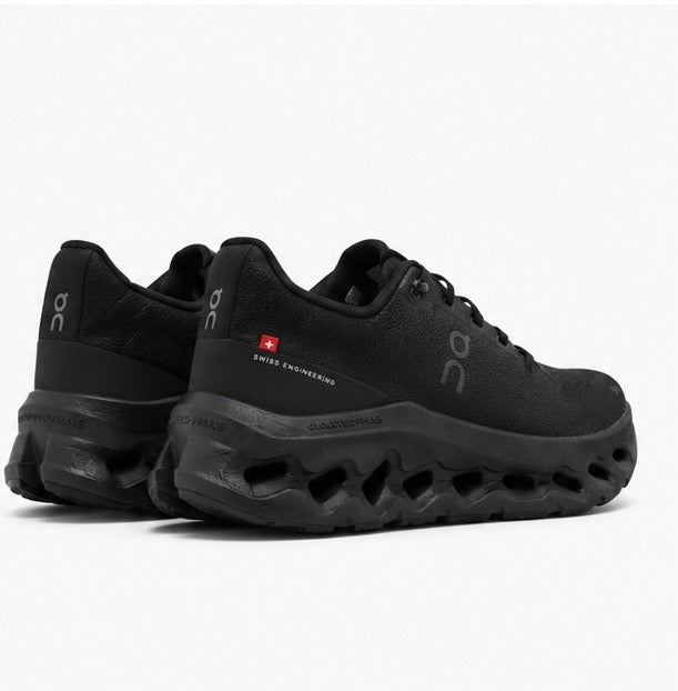 Tenis On Cloudtilt - All Black.