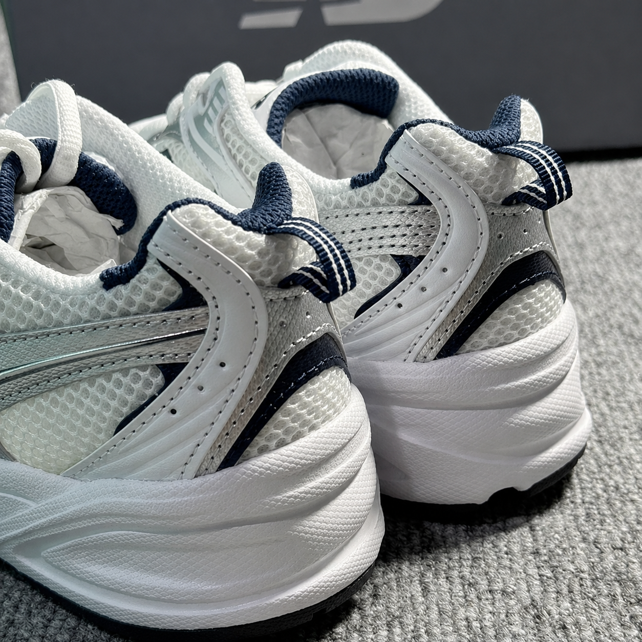 530 Casual Sneakers